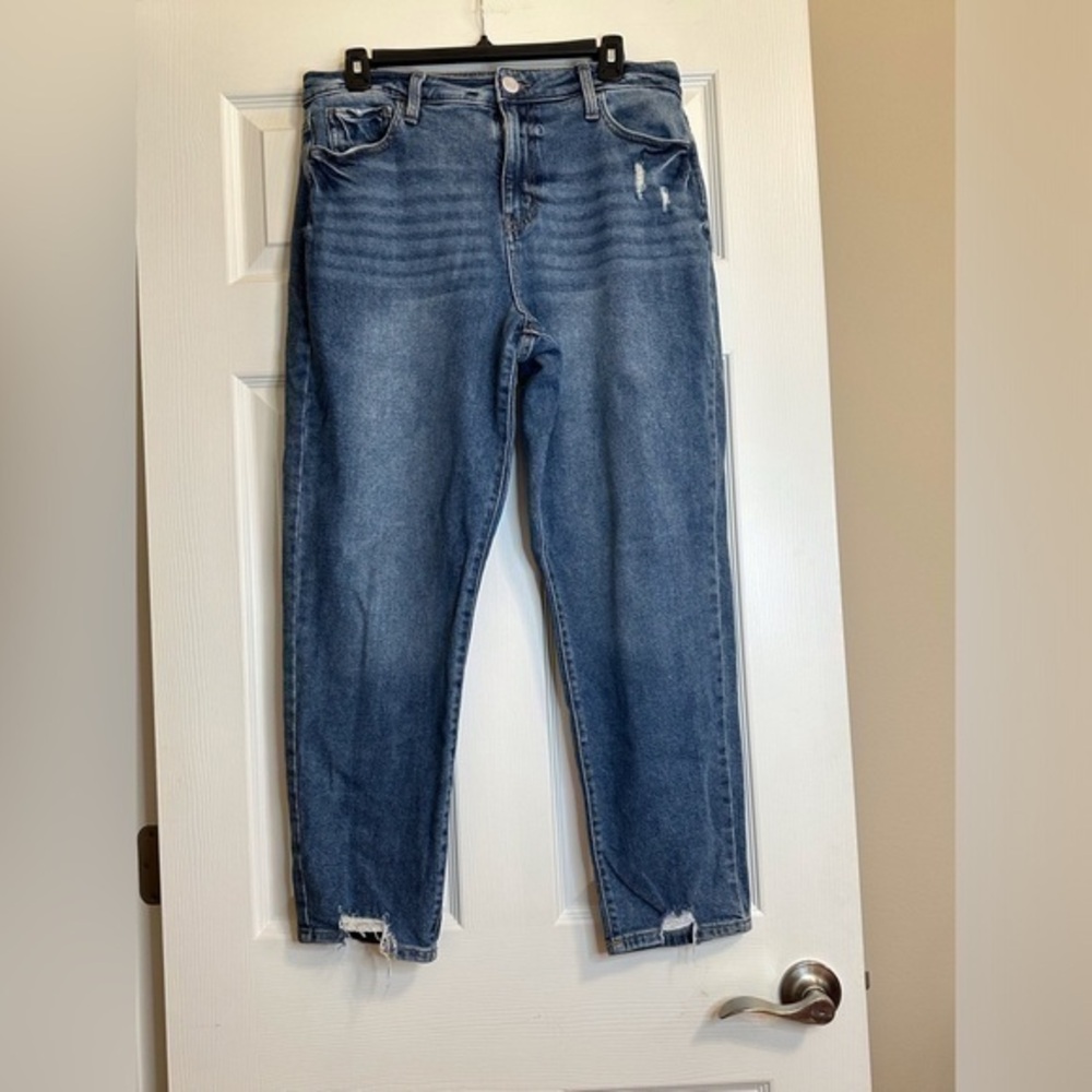 SoHo skinny crop Size 11 Mom Jean